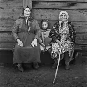 ДВЕ БАБУШКИ