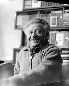 Школьники играли марш