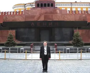 Зюганов как способ развала коммунистического движения в России